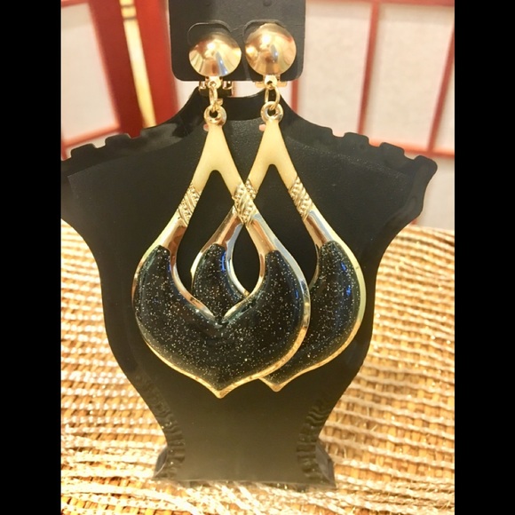 👑Moroccan Style Long Gold/Black Dangle Earrings👑 - Picture 3 of 7